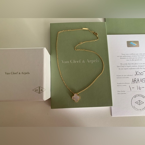 Van Cleef & Arpels Gold and White Clover Pendant Necklace - Picture 2 of 4